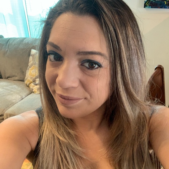 Meet your Posher, Alyssa - Picture 6 of 12